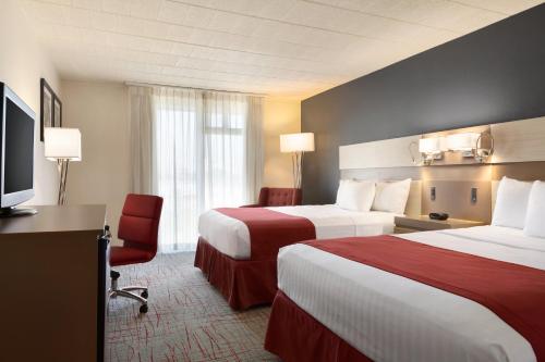 Ramada by Wyndham Clarion – Photos 5