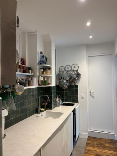 Bright appartment in Paris