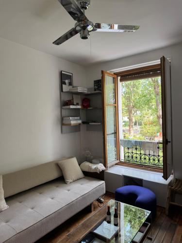 Bright appartment in Paris