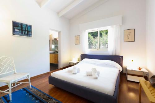 Elegant Mediterranean villa, Sea view & garden