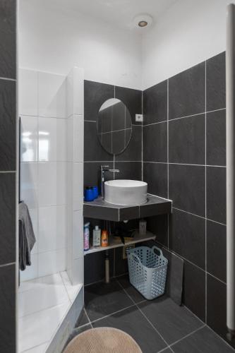 Eiffel Tower Apartment - Parc des Princes - Paris