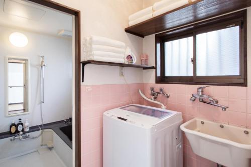 136sqm Entire Japanese House 6 Min to JR Teradacho Kids Room and Home Theater Sleeps 10 Easy Access to Tennoji and Namba