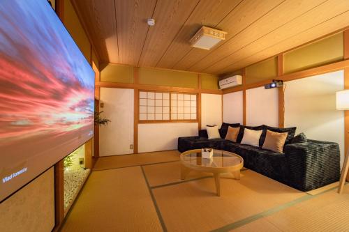 136sqm Entire Japanese House 6 Min to JR Teradacho Kids Room and Home Theater Sleeps 10 Easy Access to Tennoji and Namba