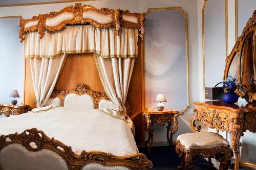 Кровать или кровати в номере Hotel Kreta
