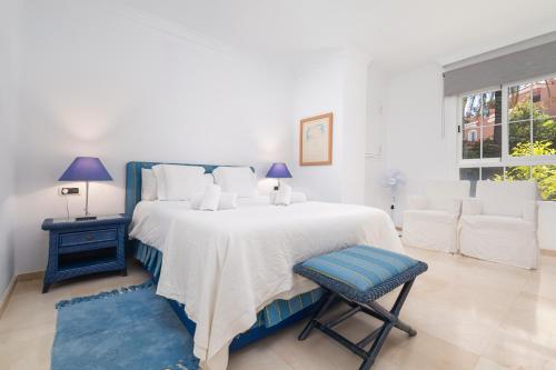 Beachfront 2 BD Apartment & Private Garden