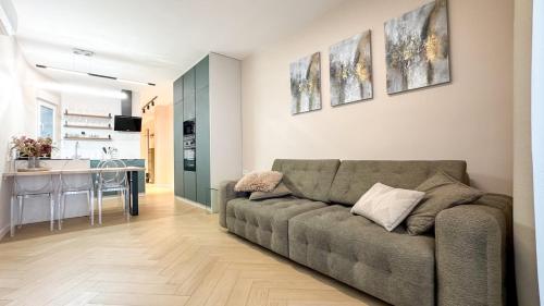 ERVI Sea View Apartment by Los Locos Beach