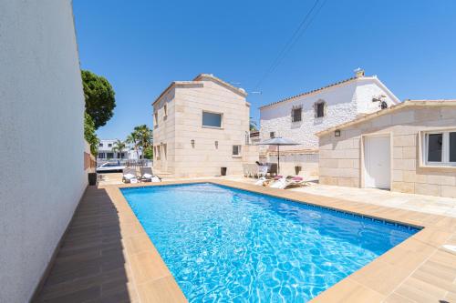 Apart-rent Villa Ter 0031 al canal con piscina y amarre
