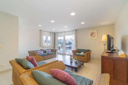 Apart-rent Villa Ter 0031 al canal con piscina y amarre