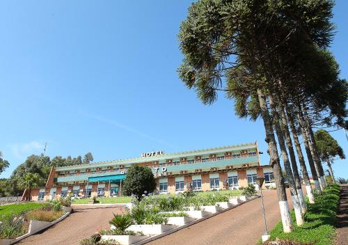 Taman di luar Pigatto Hotel