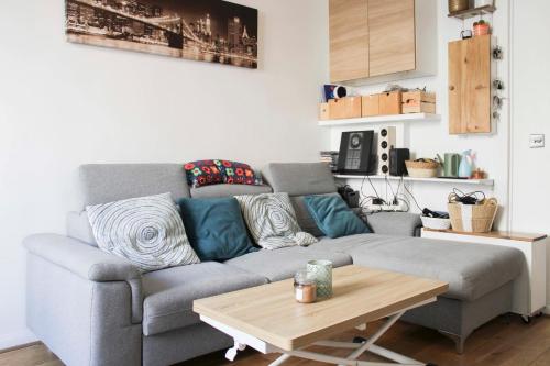 2-bedroom apartment - Eiffel Tower