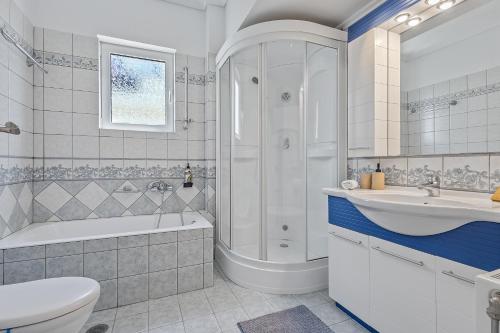 Cyma, Stylish Luxury Apartment Near Glyfada Beach