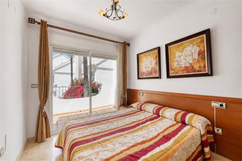 3160 Elegant Seafront House