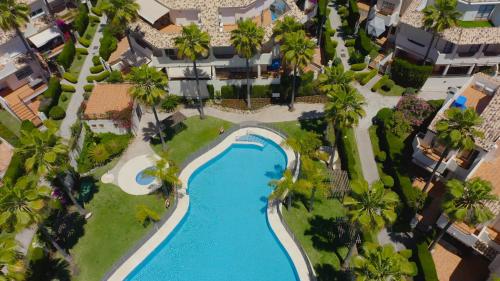 3160 Elegant Seafront House