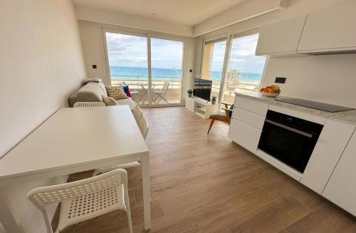 La mer au balcon-conciergrie IB