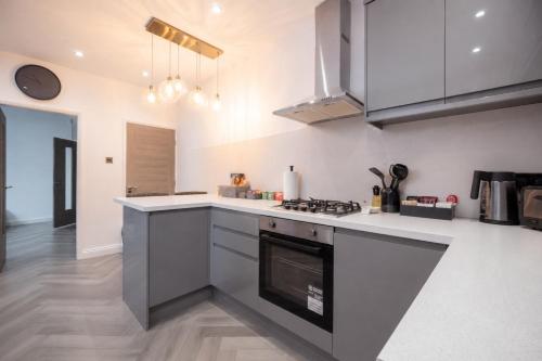 The Manchester Haven Sleeps 10 Near City Centre Breakfast hamper included photo 21