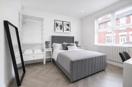 The Manchester Haven Sleeps 10 Near City Centre Breakfast hamper included photo 28