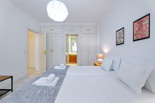 Carcavelos Design Terrace by Hosty