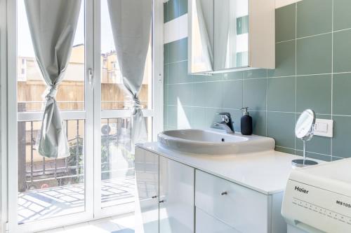 Duomo 15 min walk - Historic Center - 2 Bedrooms with Terrace