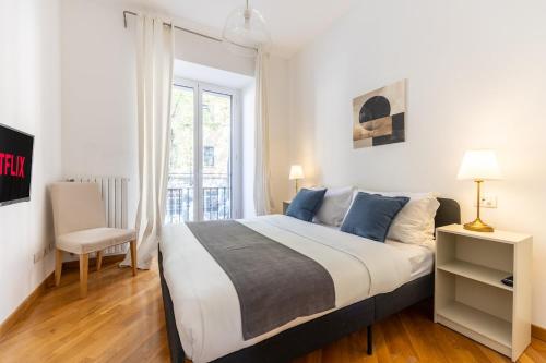 Duomo 15 min walk - Historic Center - 2 Bedrooms with Terrace
