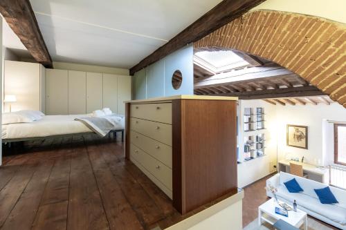 Signoria Lofted Apartment