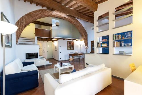 Signoria Lofted Apartment