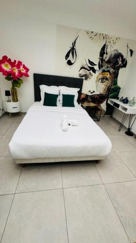 Parisian Studio Retreat in Central Batignolles