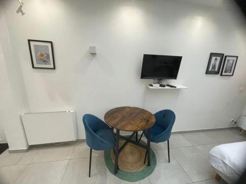 Parisian Studio Retreat in Central Batignolles
