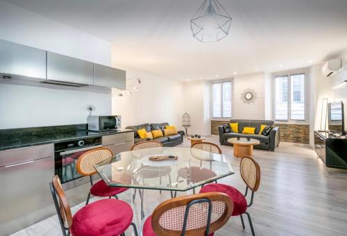 BEL APPARTEMENT 2 chambres plein centre Cannes Suquet Palais