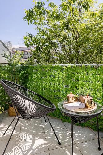Stylish Apartment Near Seafront and Metro with Balcony