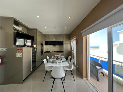 Beira Mar Quarteira by FHRAlgarve