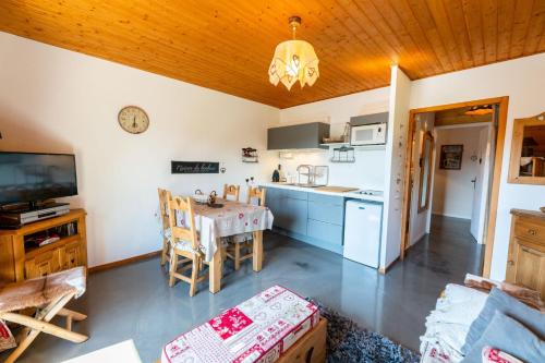 Cosy and exotic apartment - view on the lake