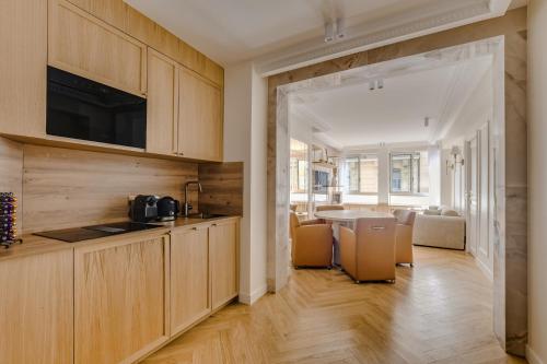 Pick A Flat's Apartement in Champs Elysées - Avenue Marceau