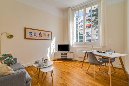 1BDR 2P Apt - near Monceau et Arc de Triomphe