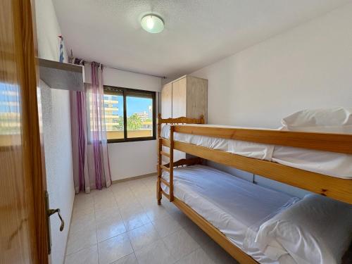 Apartamento en Peñíscola con terraza, piscina y vistas al mar, Zona Papa Luna