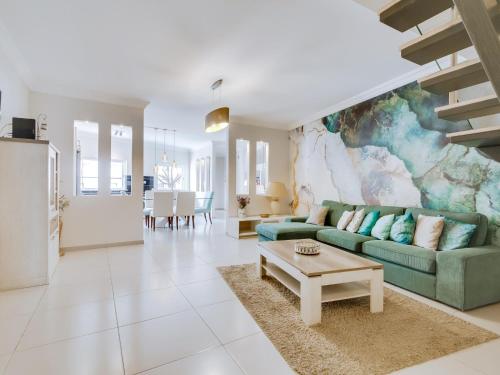 Villa Monica with Private Pool and Jacuzzi