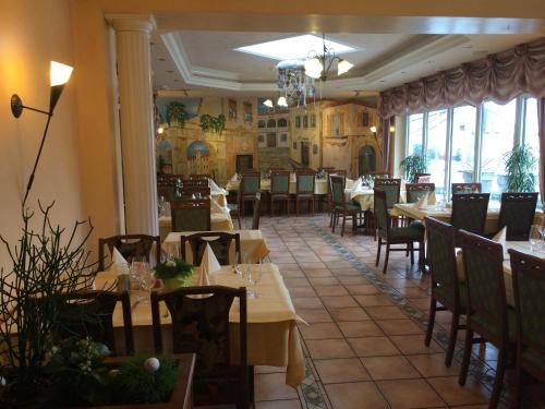Restorāns vai citas vietas, kur ieturēt maltīti, naktsmītnē Hotel-Restaurant La Fontana Costanzo