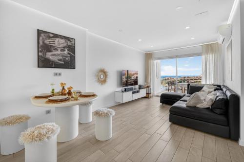 OCEAN GARDEN Sunset & Sunrise - Heated Pool - Lounge Zone - AC