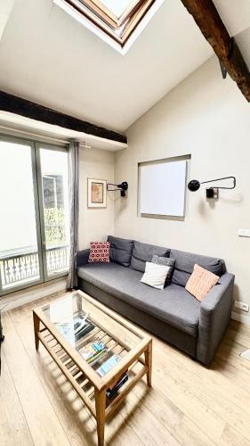 1 br charming 2 storey apt at chic Invalides-Orsay-StGermain