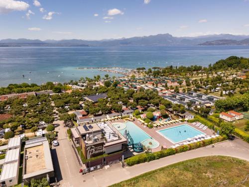 Club del Sole Le Palme Lazise Family Collection