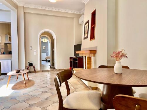 New 2BR Under the Acropolis apartment