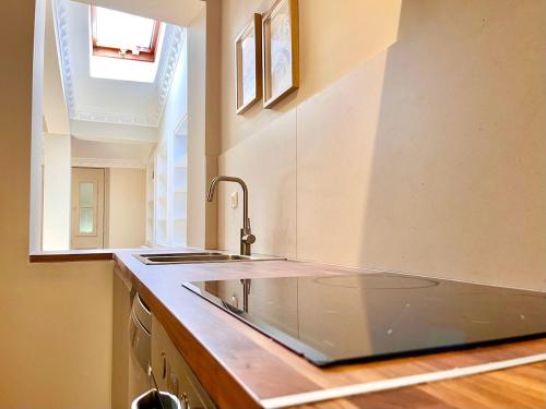New 2BR Under the Acropolis apartment