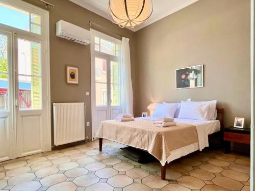 New 2BR Under the Acropolis apartment