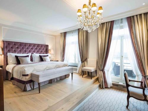 Fairmont Hotel Vier Jahreszeiten — Bedroom