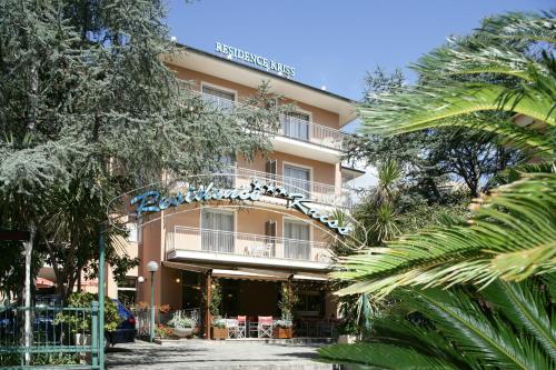 Budova, kde se aparthotel nachází