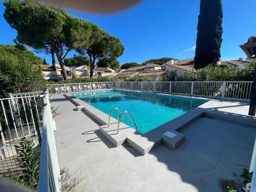 Le Golfy Parking Wifi Piscine Clim
