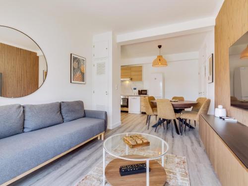 Montemar apartment with pool and garden