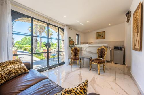Villa d'Artiste Blue Palm Piscine Aix en Provence