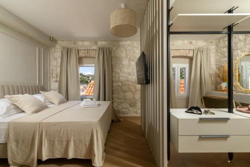 Villa Mayiva Royal Hvar - Exclusive Old Town Residence with Grand Terraces