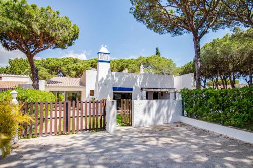 Nature Retreat 5BD WiFi Pool BBQ 1Km Falésia Beach