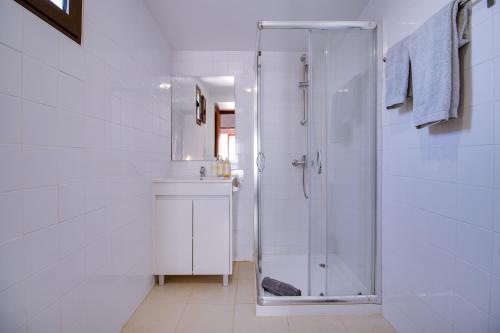 Nature Retreat 5BD WiFi Pool BBQ 1Km Falésia Beach